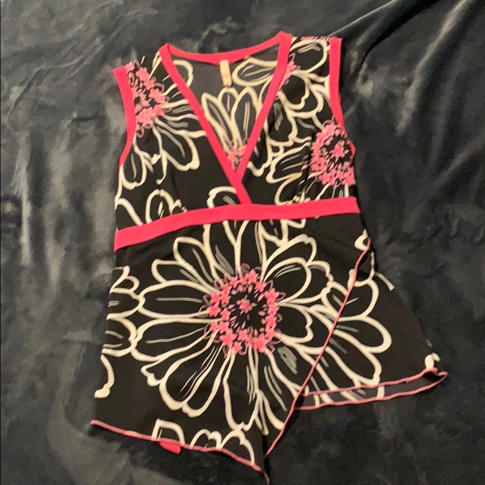Sleeveless top